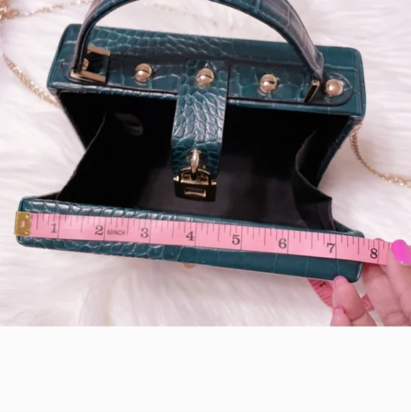 Woman's NWOT PURSE 👜 - Picture 9 of 11